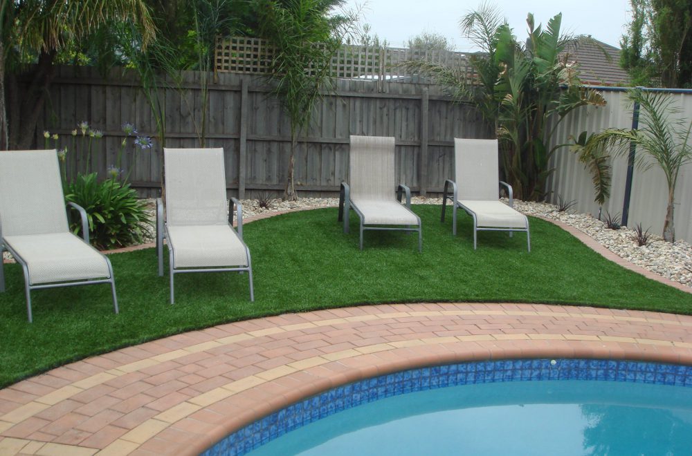 OUTDOOR COMMERCIAL SYNTHETIC GRASS