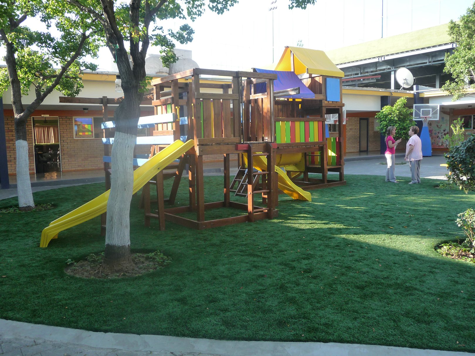 PLAYGROUND GRASS FOR KIDS’ NURSERY AREAS