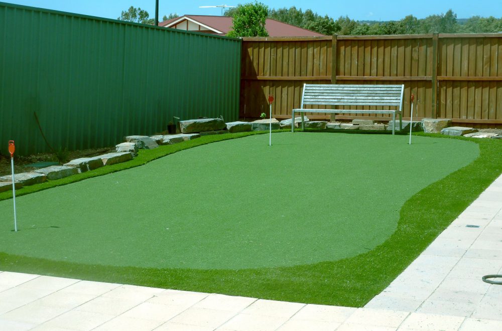 STYLISH ARTIFICIAL GRASS FOR PUTTING GREEN