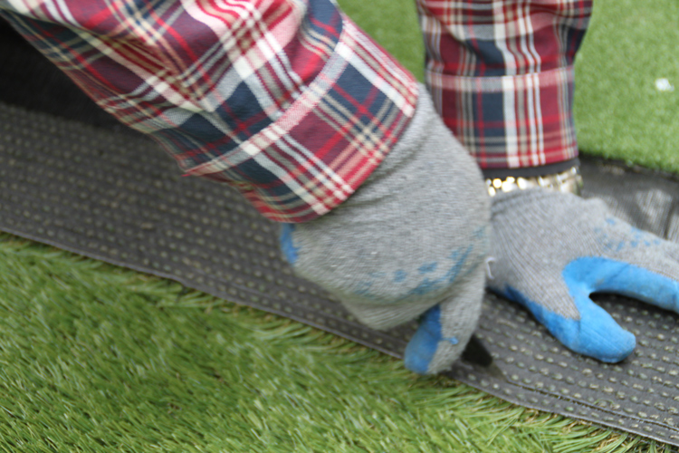 CCGrass, joining multiple rolls of artificial grass, trim the edges